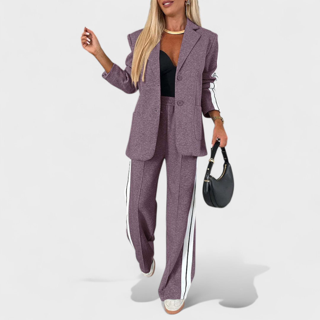 Nijolė – elegantiškas komplektas